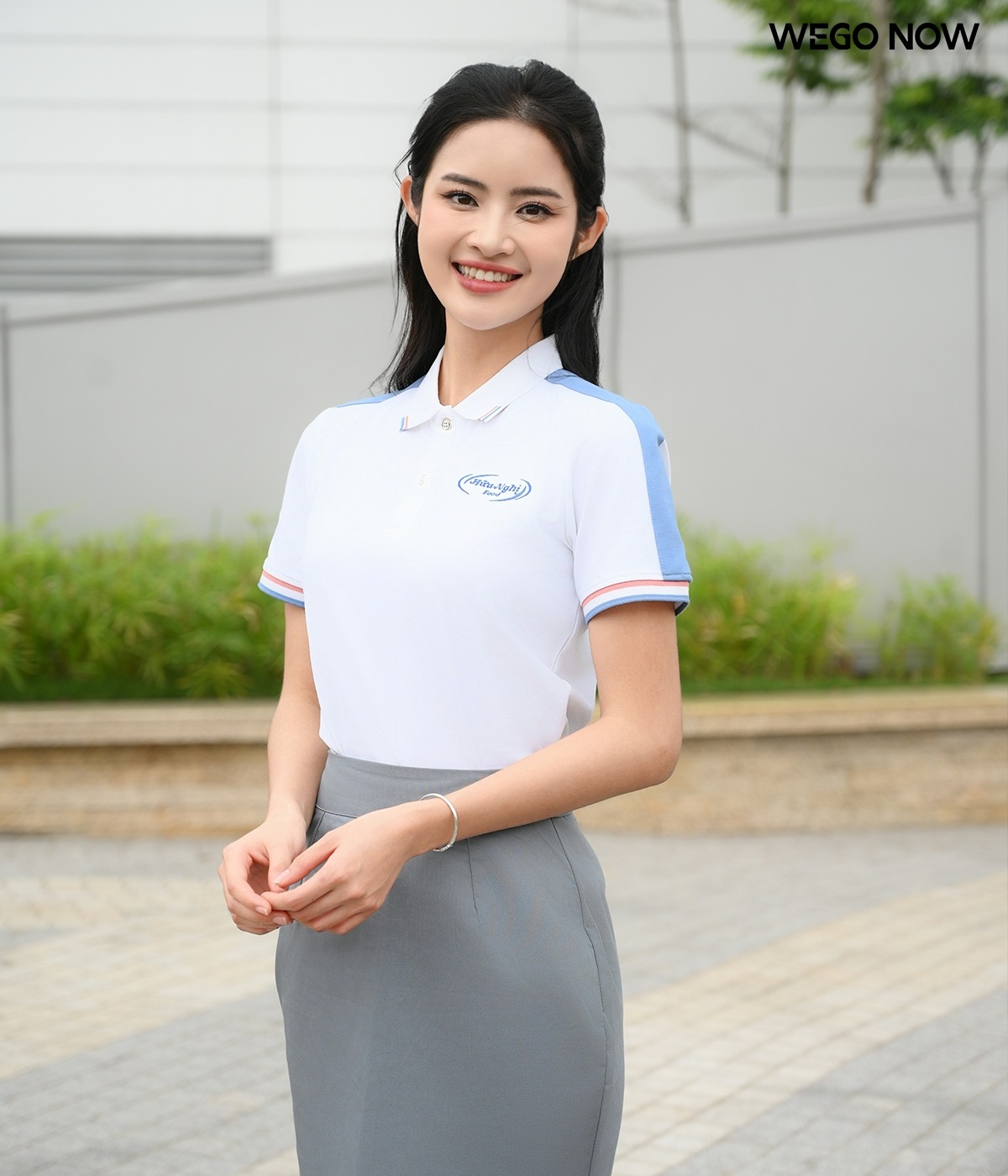 Áo thun phông đồng phục Spring Blooming màu trắng phối xanh